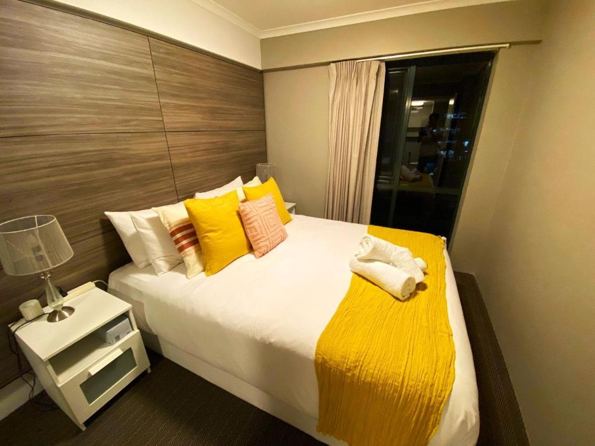 2 Bed 2 Bath In Braddon, - Pool, Gym And Free Parking *